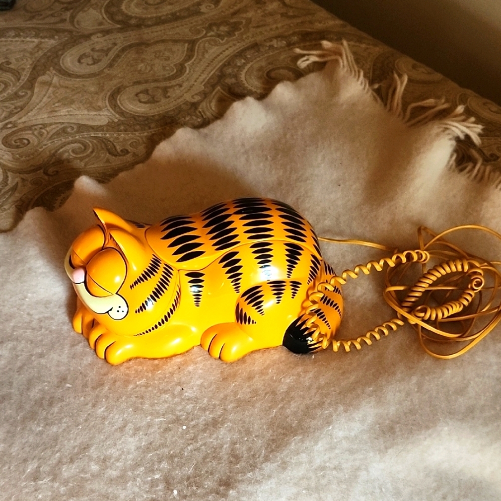 Garfield Phone
